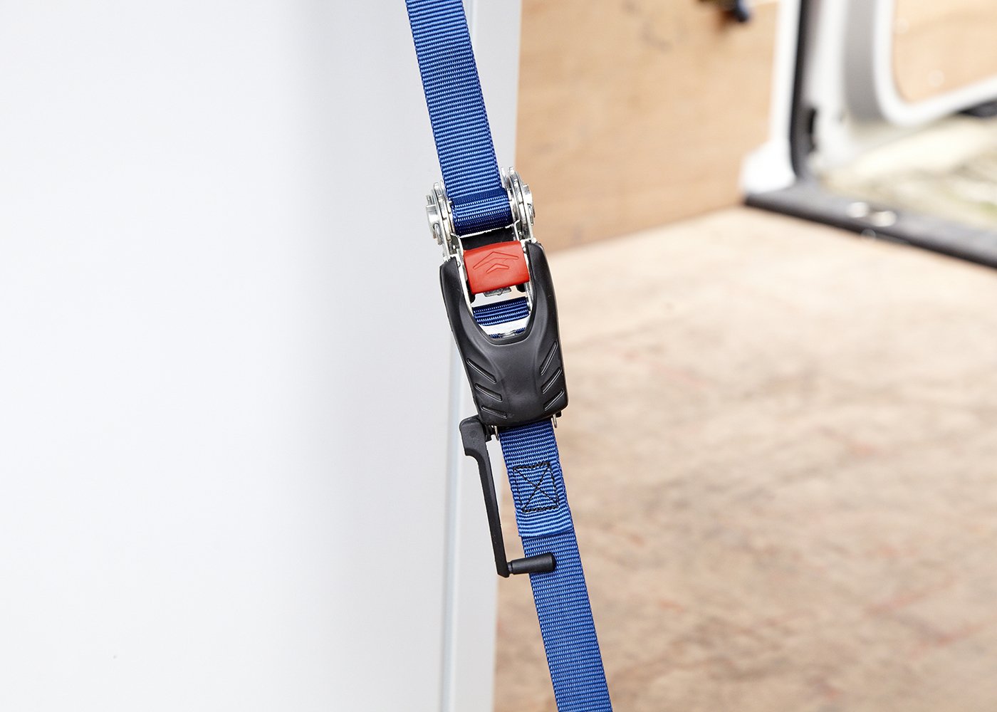 RLS12 S Hook Ratchet System Tie Down in use